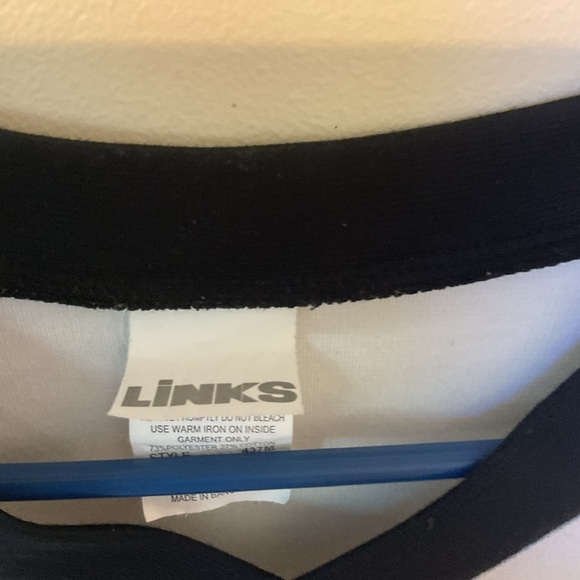 Vintage Links Black and White V-Neck Top - Picture 4 of 5